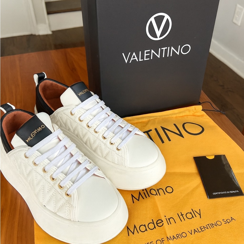 Valentino White Quilted women's Sneakers